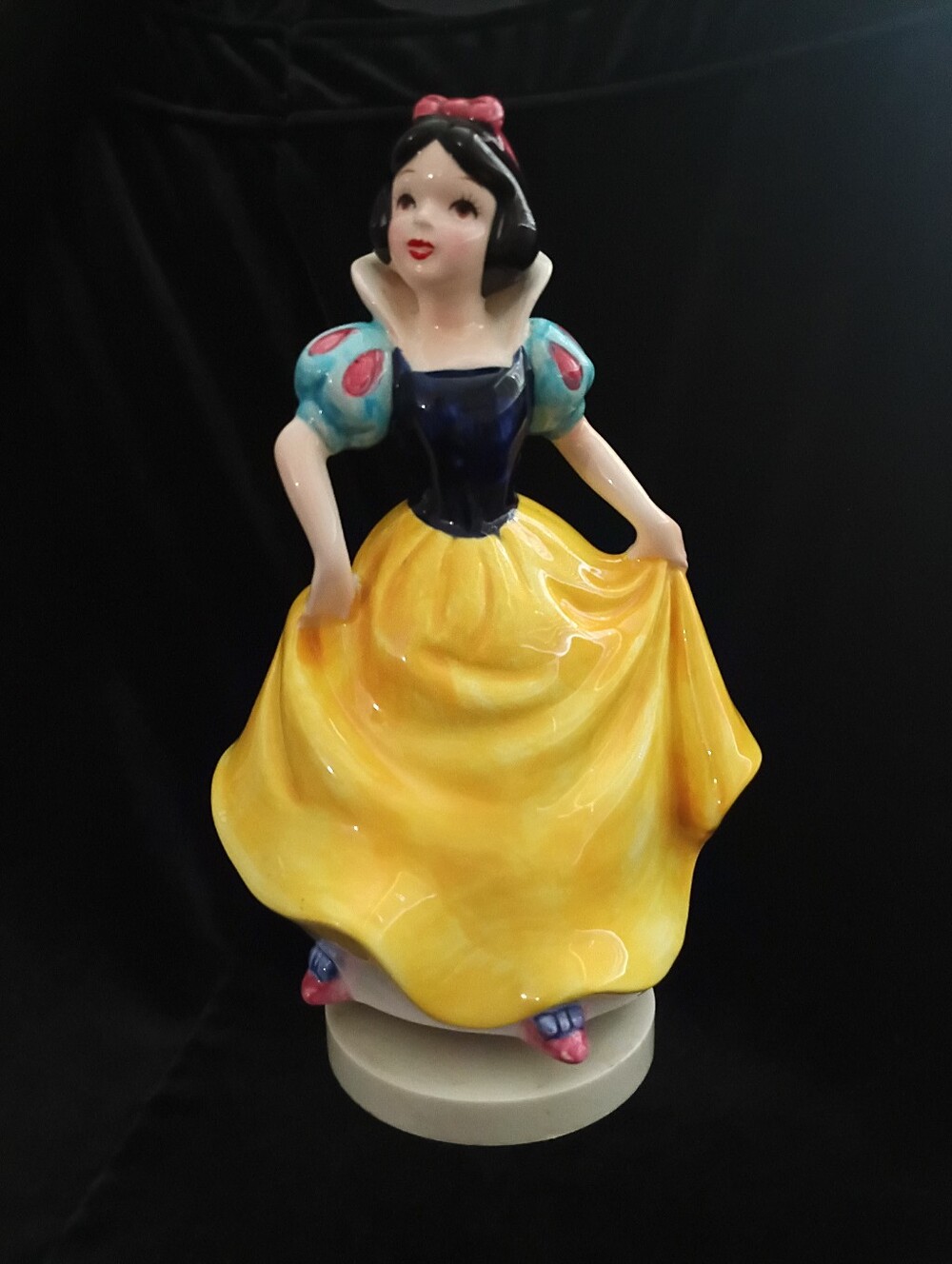 Vintage Porcelain Snow White Music Box
